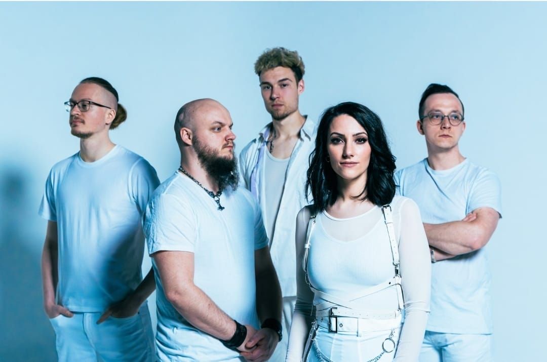 Interview - Horizon Waves