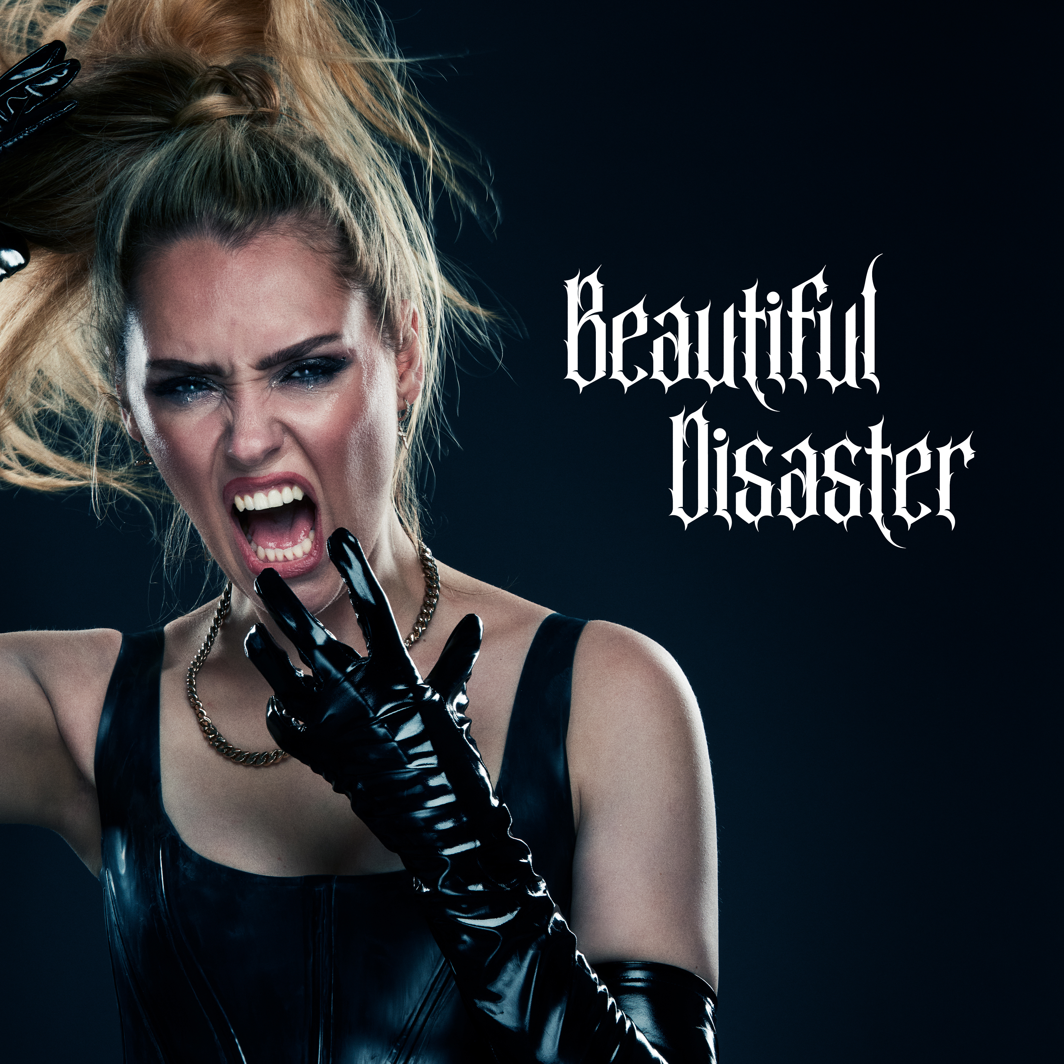 Lily Löwe - Beautiful Disaster